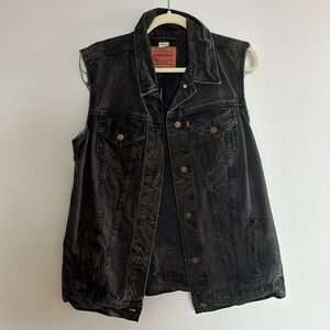 Levi’s vintage black denim vest, size M